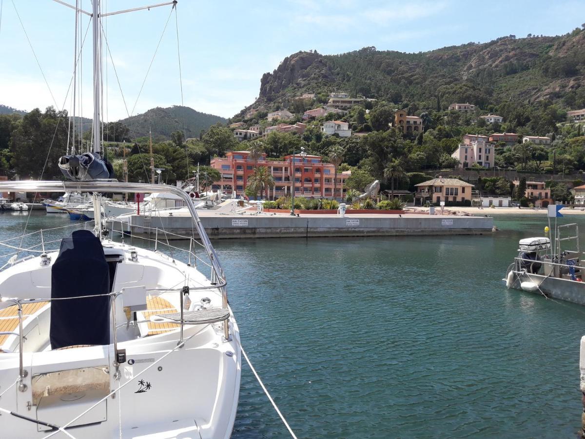 French Riviera 1 Bedroom On The Beach Facing Cannes Théoule-sur-Mer Zewnętrze zdjęcie