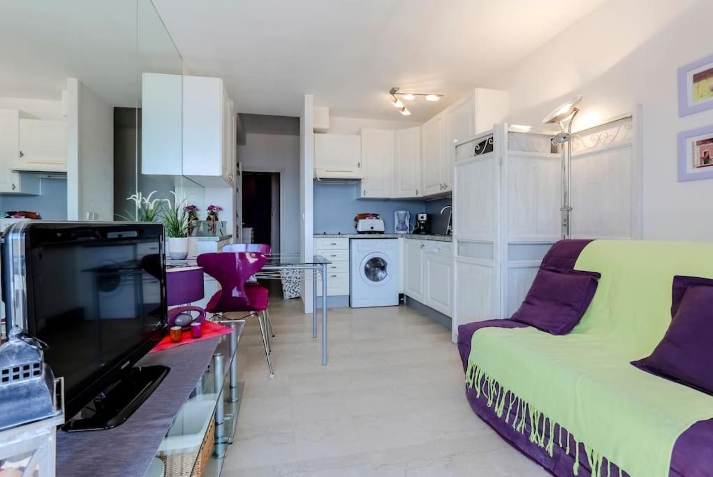 French Riviera 1 Bedroom On The Beach Facing Cannes Théoule-sur-Mer Zewnętrze zdjęcie
