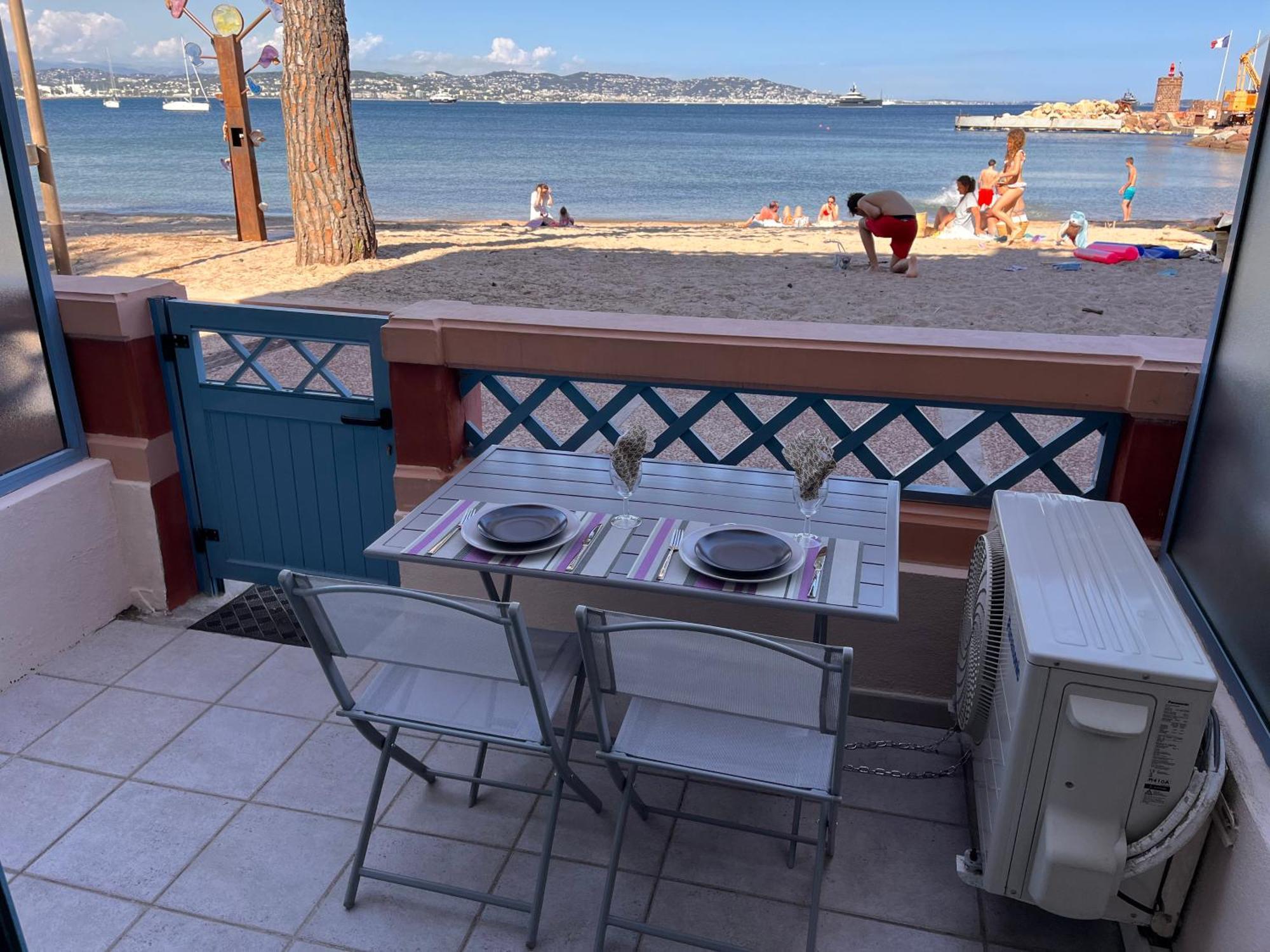 French Riviera 1 Bedroom On The Beach Facing Cannes Théoule-sur-Mer Zewnętrze zdjęcie